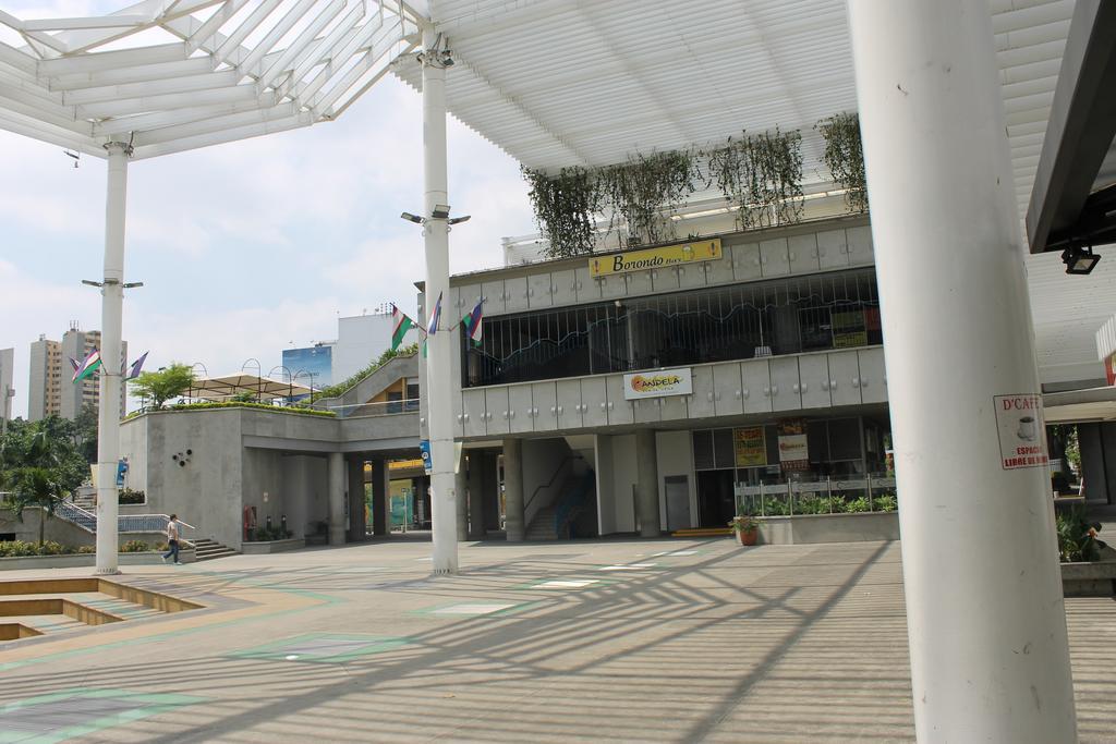 Hotel Cuarta Avenida Cali Exterior foto